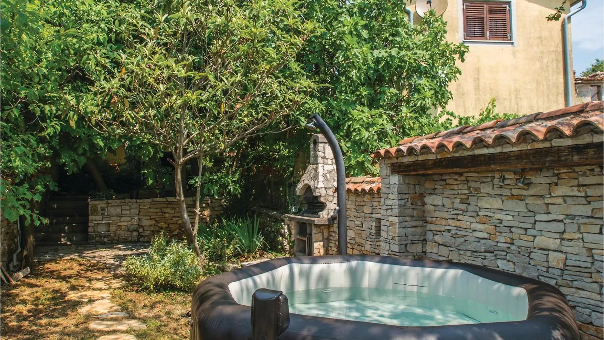 Σπίτι διακοπών Lovely Home In Nedescina With Sauna